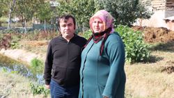 Sakarya'da evlerinin yanında sulama kanalı olduğu için evlat edinemediler