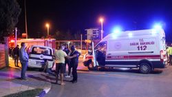 Manisa'da pikap ile hafif ticari araç çarpıştı: 7 yaralı