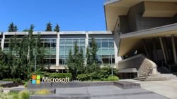 Microsoft, uzaktan çalışmayı kalıcı hale getirdiğini duyurdu