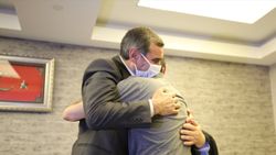 Evlat nöbetindeki bir aile daha evladına kavuştu