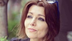 Türk yazar Elif Şafak, işgalci Ermenistan'a destek verdi