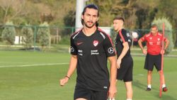 Hüseyin Türkmen acısına rağmen maça çıktı