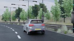 Trafikteki araçların rüzgarından enerji üreten rüzgar türbini