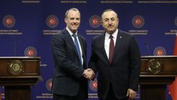 Mevlüt Çavuşoğlu, İngiliz mevkidaşı Dominic Raab ile görüştü