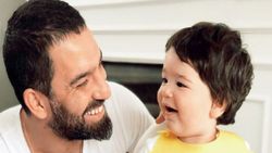 Arda Turan'ın oğlu Hamza'dan kardeşine tezahürat dersi