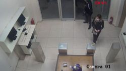 Maltepe'de kızını karantinadan kaçıran baba kamerada