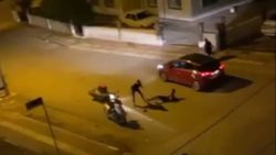 Antalya'da kavgada koşarken, park halindeki motosiklete çarptı