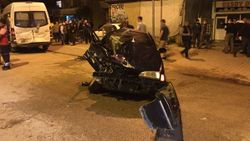 Bilecik'te otomobil, park halindeki minibüse çarptı: 1 ölü 1 yaralı