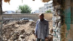 Şanlıurfa'da bir kişi eşi ve çocukları tarafından terk edildi