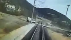 Gaziantep'te hemzemin geçitteki kazada 2 kişi hayatını kaybetti