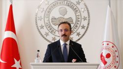 İsmail Çataklı: Cumhuriyet sevgisini, Atatürk düşmanlarından öğrenecek değiliz