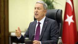 Hulusi Akar: Fransız dergisindeki yayın terörün mizah halidir