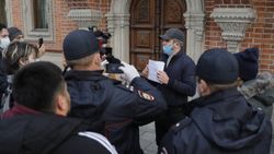 Rusya’da Müslümanlar, Emmanuel Macron’u protesto etti