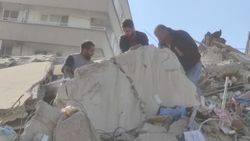 Tunç Soyer: 20'ye yakın binada yıkım ihbarı var