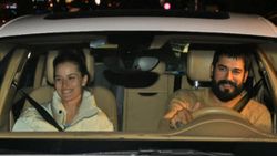 Fahriye Evcen ile Burak Özçivit'in dondurma keyfi