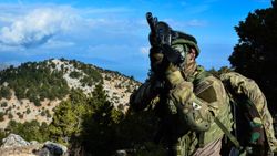 Fırat Kalkanı bölgesinde 2 PKK/YPG’li terörist öldürüldü
