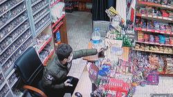 Sakarya'da işe alındıktan 1 saat sonra marketi soydu