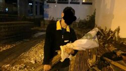 Bolu'da müteahhit, fotoğrafını çektiği hırsızı polise teslim etti