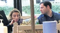 Sevgilisi Özge Ulusoy'a prensesler gibi bakıyor