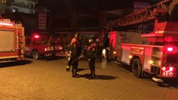 Aydın'da benzin istasyonunun yanındaki restoranda çıkan yangın korkuttu