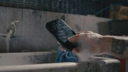 Dünyanın ilk antibakteriyel telefonu CAT S42 piyasaya çıkacak