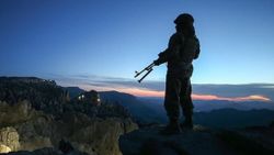 PKK'lı 5 terörist daha teslim oldu