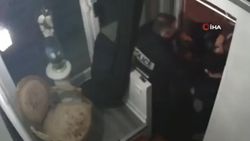 Fransa'da ırkçı polis şiddeti, güvenlik kamerasında