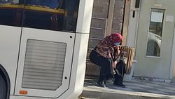 Çorum'da karantinada olması gerekirken halk otobüsüne binmeye çalıştı