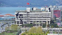 İzmir Büyükşehir Belediye binası için yıkım kararı alındı