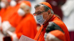 Cinsel tacizden suçlu bulunan Kardinal George Pell, Vatikan'da görüntülendi