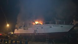 sariyer de yat teknesinde yangin cikti