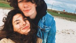 Cedi Osman, Ebru Şahin'i paylaştı