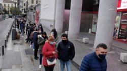 İspanya'da Noel piyangosu kuyruğu