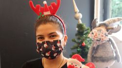 Yılbaşı süslemeleri ve maskelerine ilgi arttı