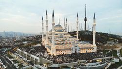 İBB'nin iptal ettiği Çamlıca Camii metro hattını Ulaştırma Bakanlığı yapacak