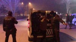 Konya'da tartıştığı eşini çocuklarının gözü önünde bıçakladı