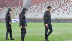 Antalyaspor-Hatayspor maçı yağış nedeniyle ertelendi