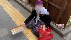 Manisa'da dilenci 3 saatte 606 lira topladı