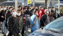Büyükçekmece'deki yangını izlerken, pandemiyi unuttular