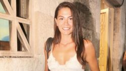 Demet Özdemir karavanda omlet yaptı