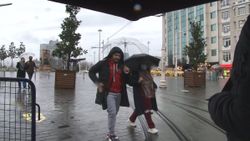 Taksim'deki maske takmayan turistlere ceza