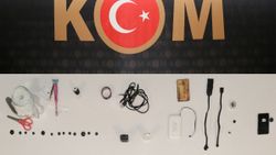 Muş'ta ehliyet sınavında mikro kameralı kopyaya suçüstü