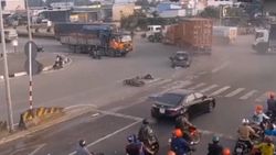 Hindistan'da tır şoförünün sebep olduğu korkunç trafik kazası