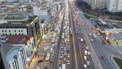 İstanbul'da kısıtlama öncesi trafik yoğunluğu