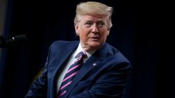 Donald Trump, 100'den fazla kişi için af çıkaracak