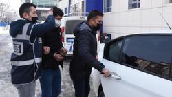 Yolcu otobüsünde 2 kadına cinsel organını gösterdi