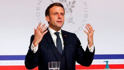 Fransa'da Emmanuel Macron'a güven geriledi