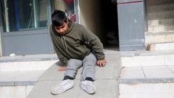 Adana'da engelli gencin akülü tekerlekli sandalyesini çaldılar