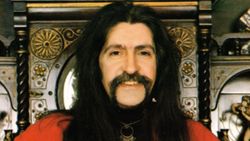 Barış Manço ölüm yıl dönümünde anılıyor.. Barış Manço kimdir? Barış Manço ne zaman, neden öldü?