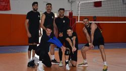Cizre'nin gururu erkek voleybol takımı